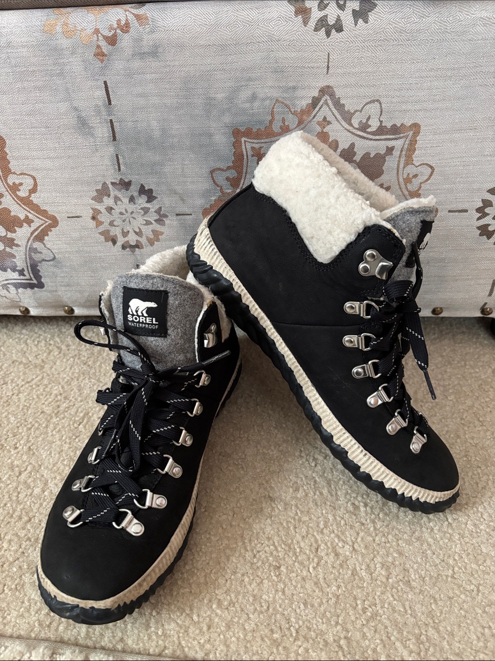 New Sorel Black Lace-Up Waterproof Winter Boot with Shearling Collar